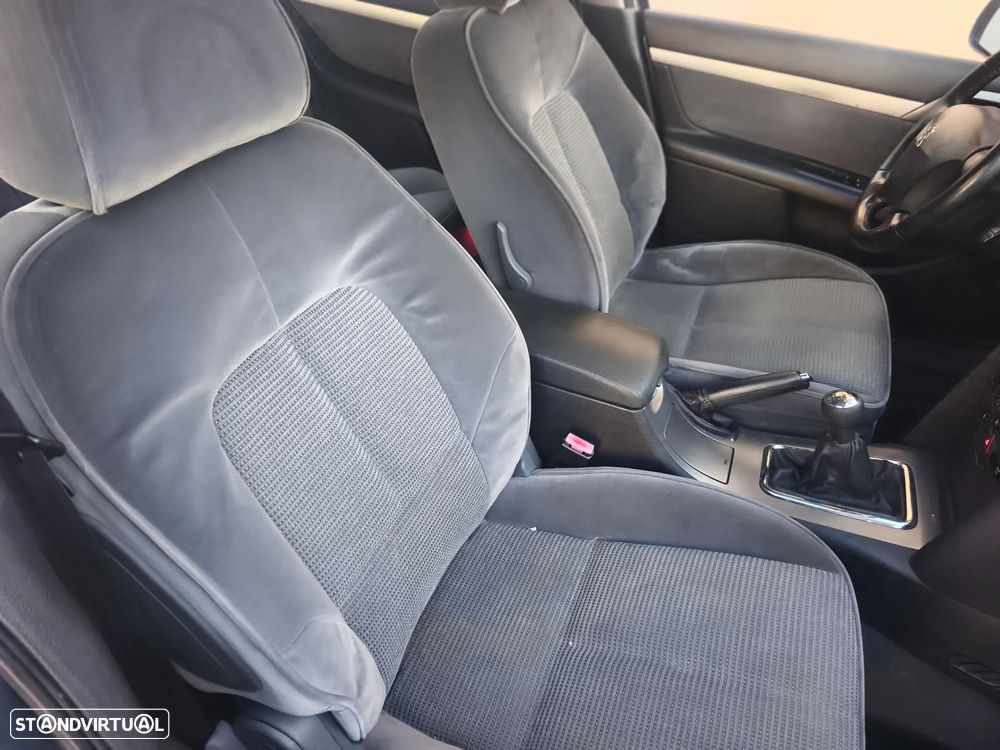 Peugeot 407 SW 1.6 HDi Griffe - 16