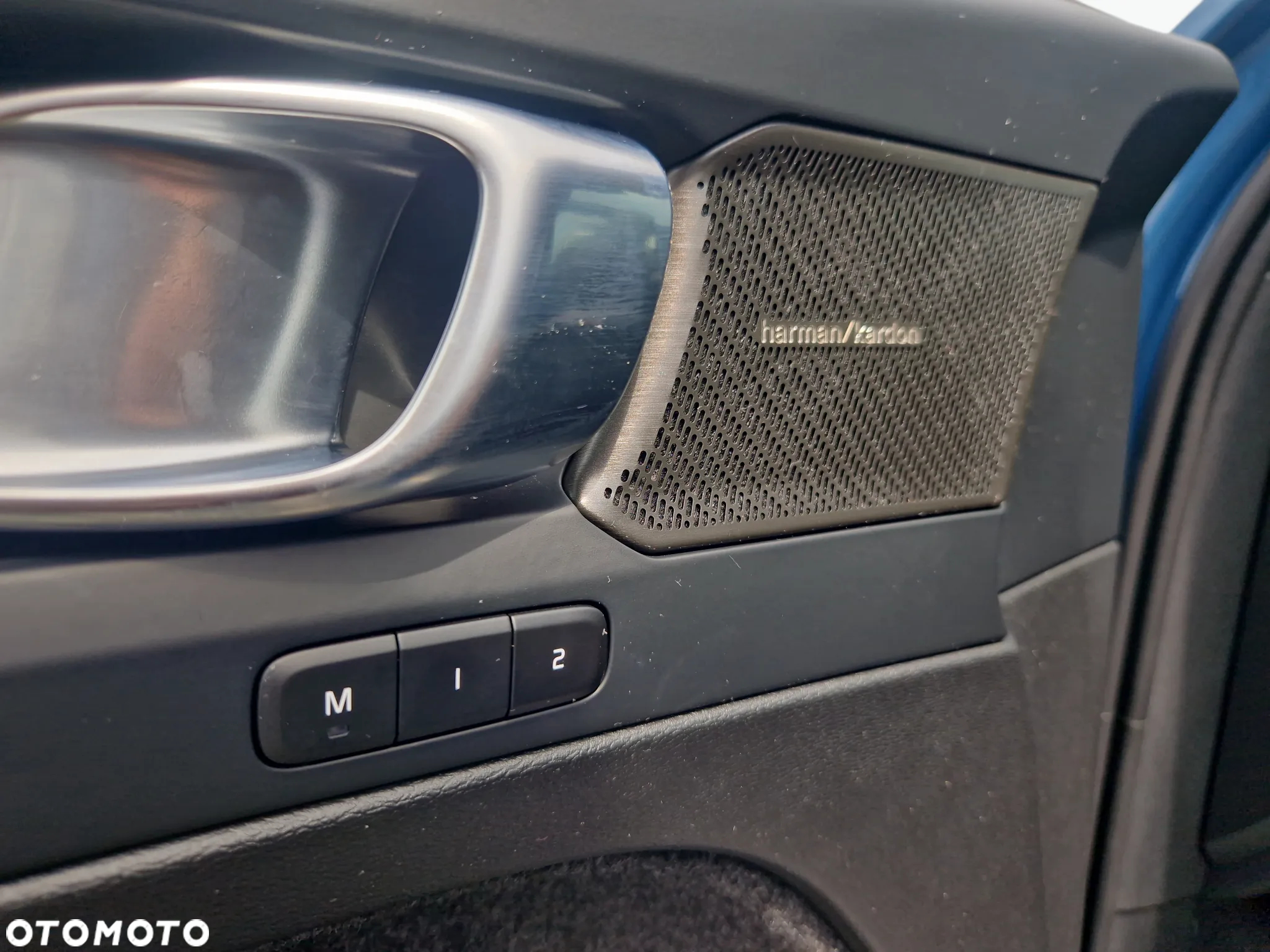 Volvo XC 40 B3 Plus Dark - 21