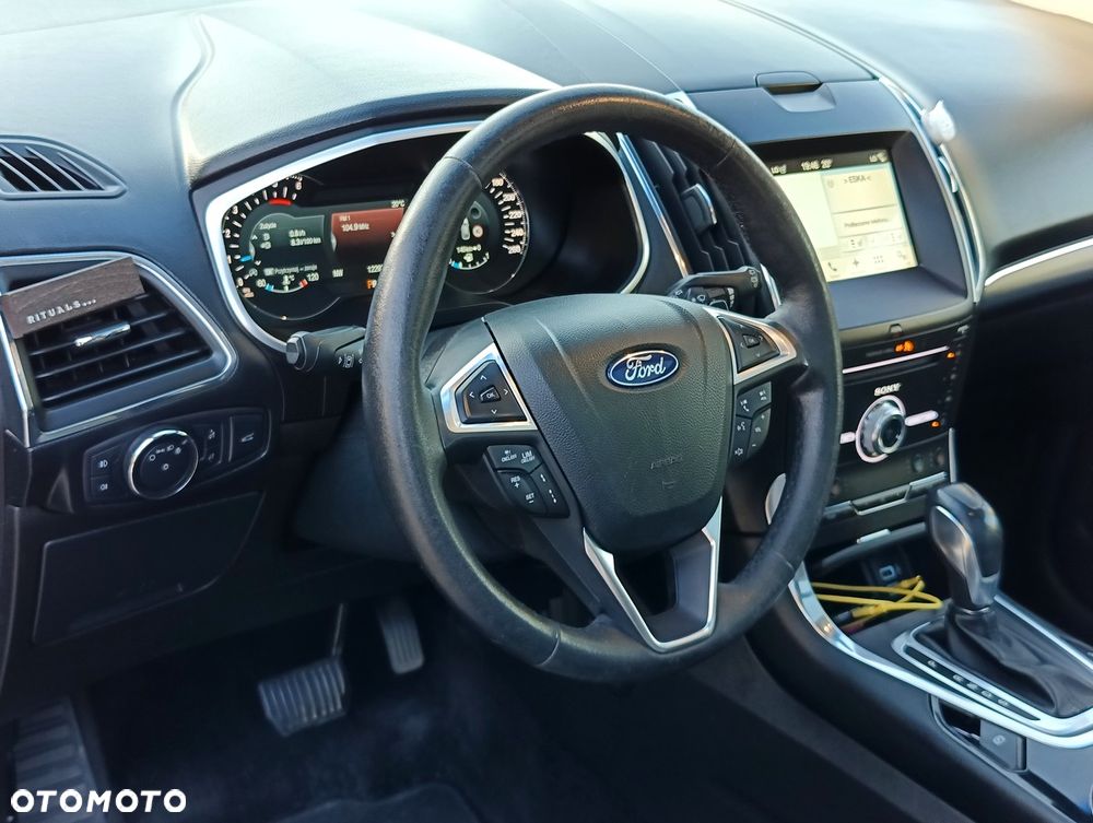 Ford Edge 2.0 TDCi Twin-Turbo 4WD Titanium - 23