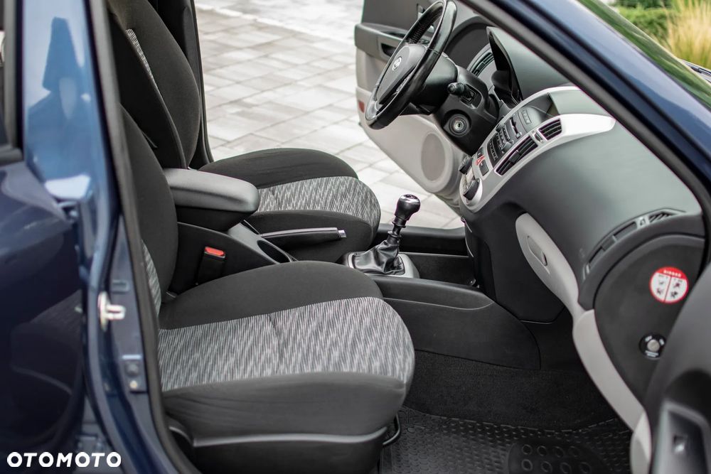 Kia Ceed - 36