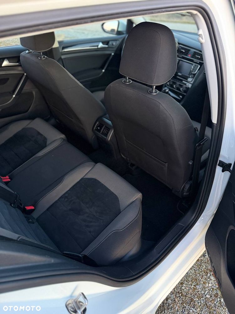 Volkswagen Golf 1.6 TDI BMT Highline - 23