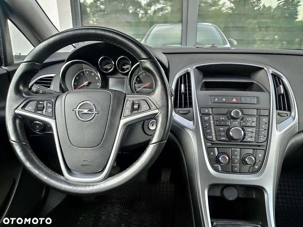 Opel Astra 1.4 T Essentia - 19