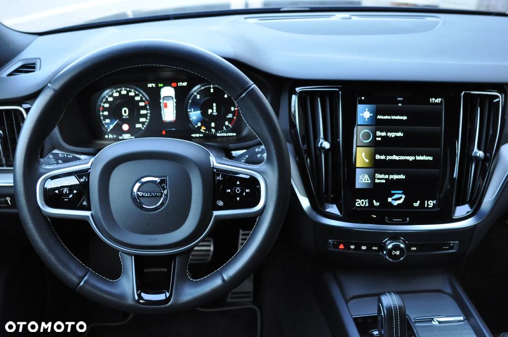 Volvo V60 D4 R-Design - 27