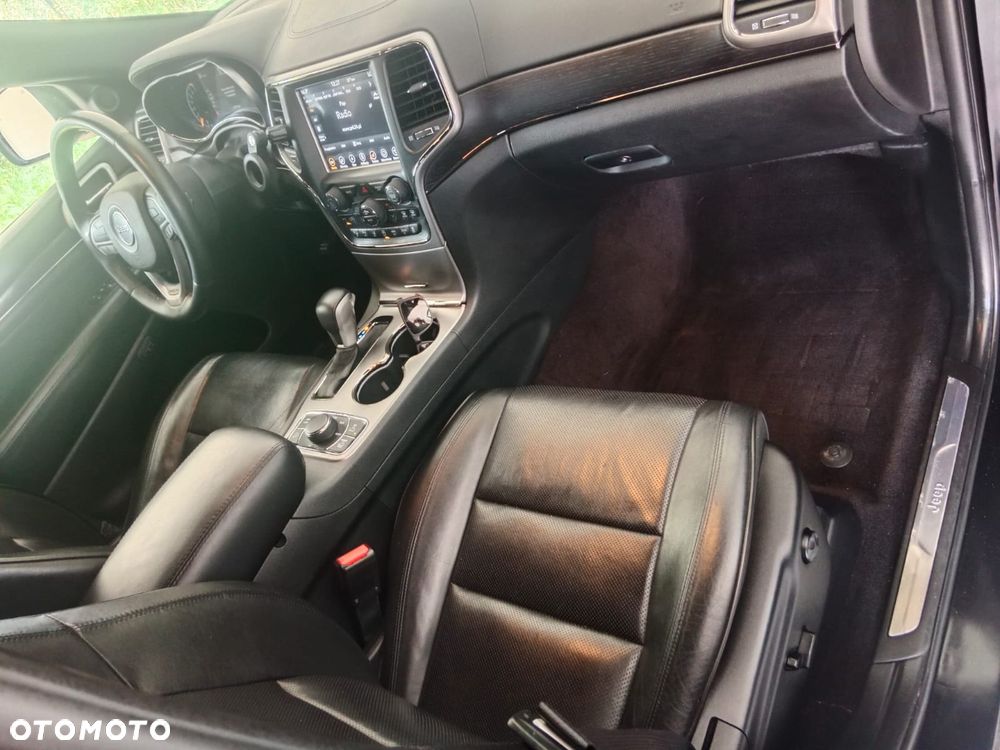 Jeep Grand Cherokee - 34