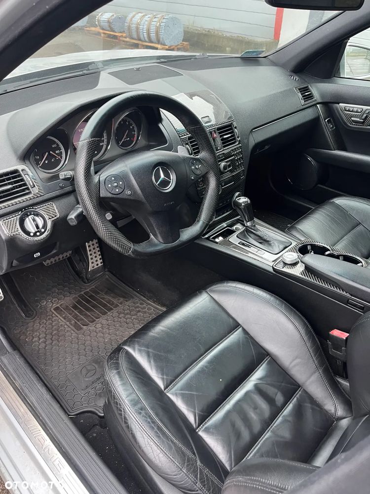 Mercedes-Benz Klasa C 63 AMG - 9