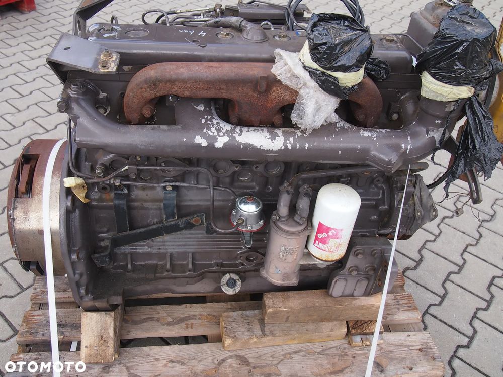 Perkins A6.354 Ciśnienie oleju na wolnych obrotach 4bary - 2