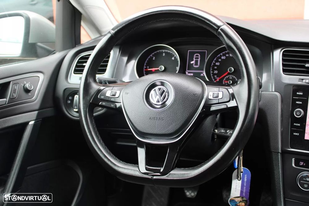 VW Golf 1.6 TDI Confortline - 19