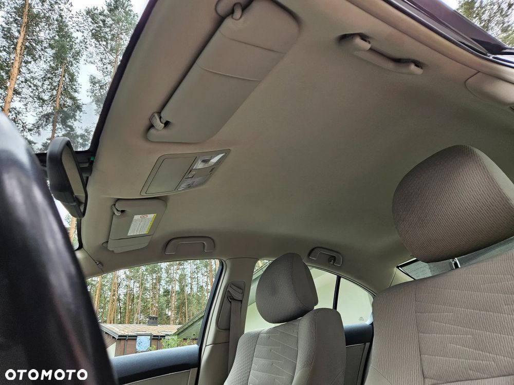 Toyota Avensis 2.0 Sol plus - 17