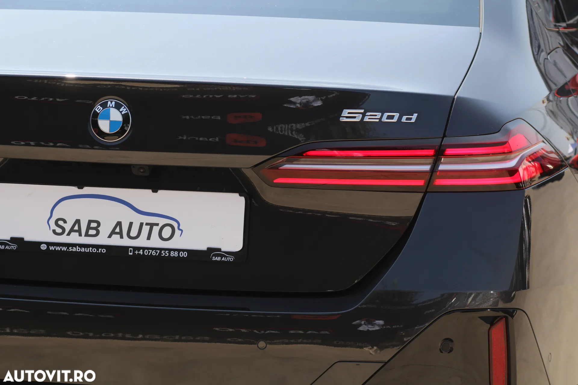 BMW Seria 5 520d xDrive AT MHEV - 35