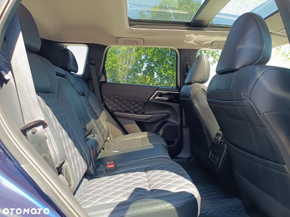 Mitsubishi Outlander - 26