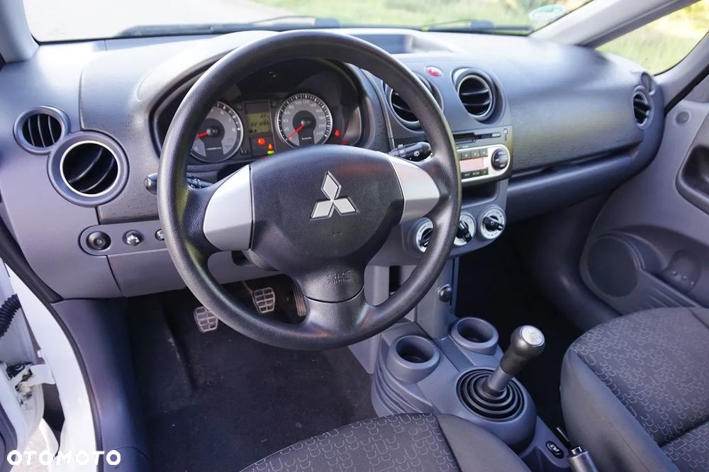 Mitsubishi Colt - 28