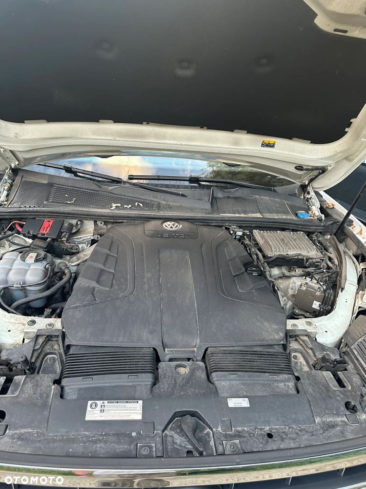 Volkswagen Touareg 3.0 V6 TDI SCR 4Mot R-Line - 2