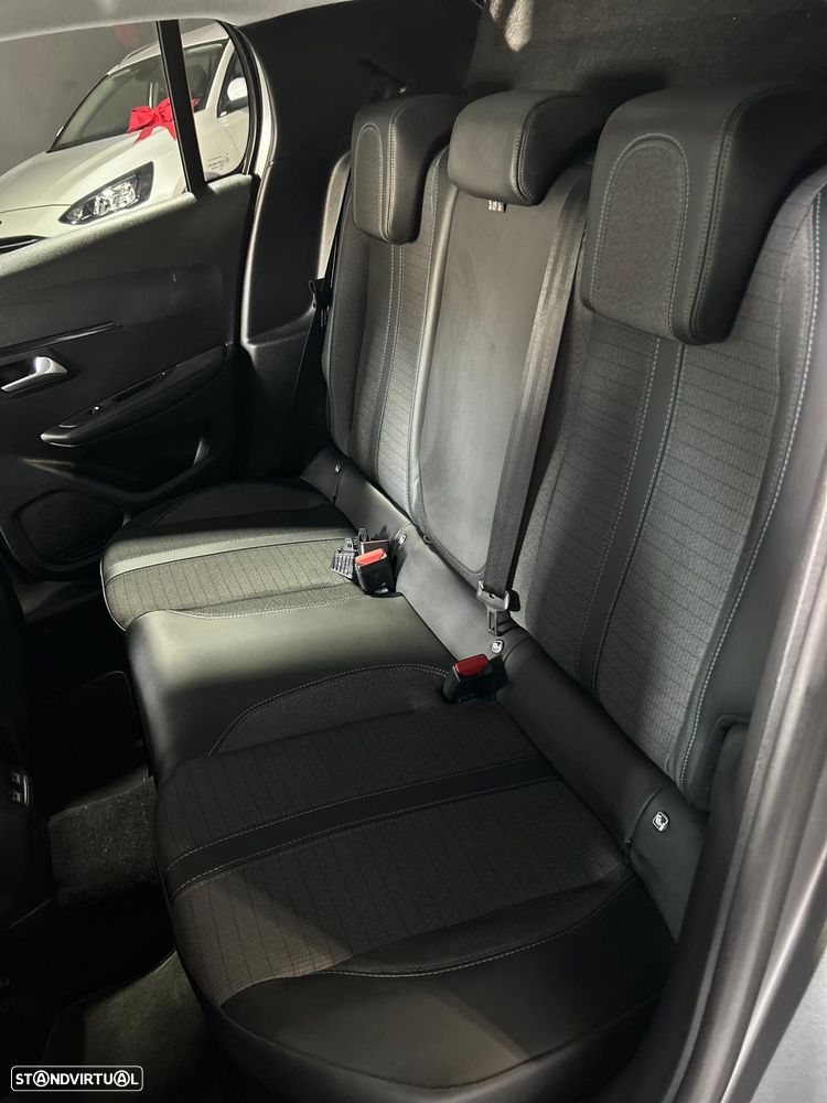 Peugeot 208 PureTech 100 Allure - 12