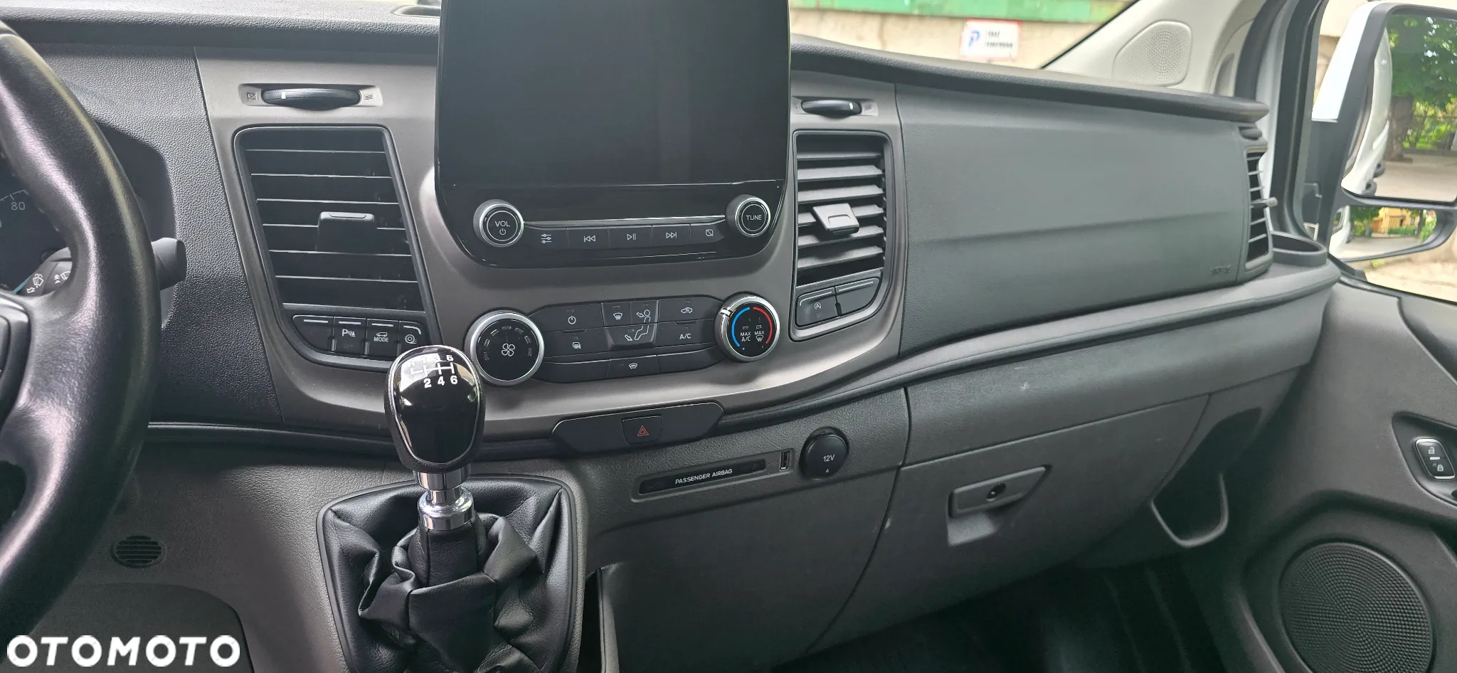 Ford TRANSIT CUSTOM - 11
