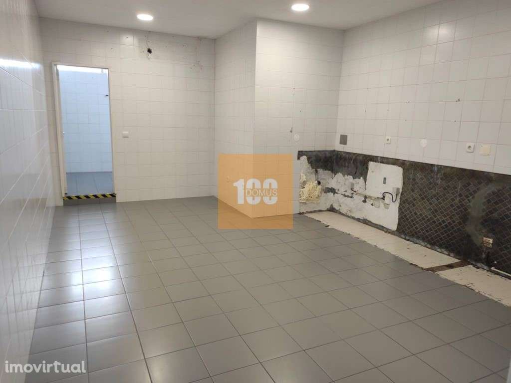 Loja na Senhora da Hora - Grande imagem: 3/23