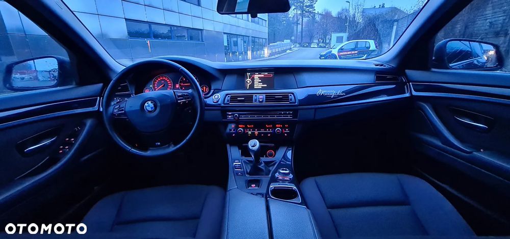 BMW Seria 5 520d - 8