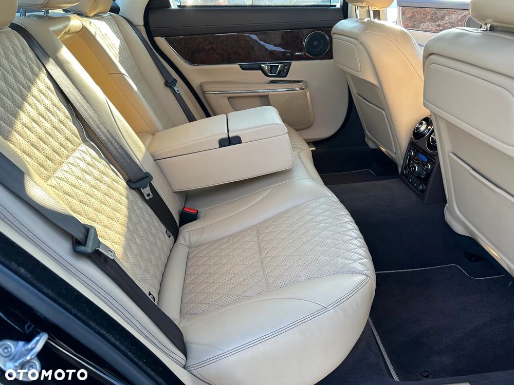 Jaguar XJ 3.0 T LWB AWD Portfolio - 18