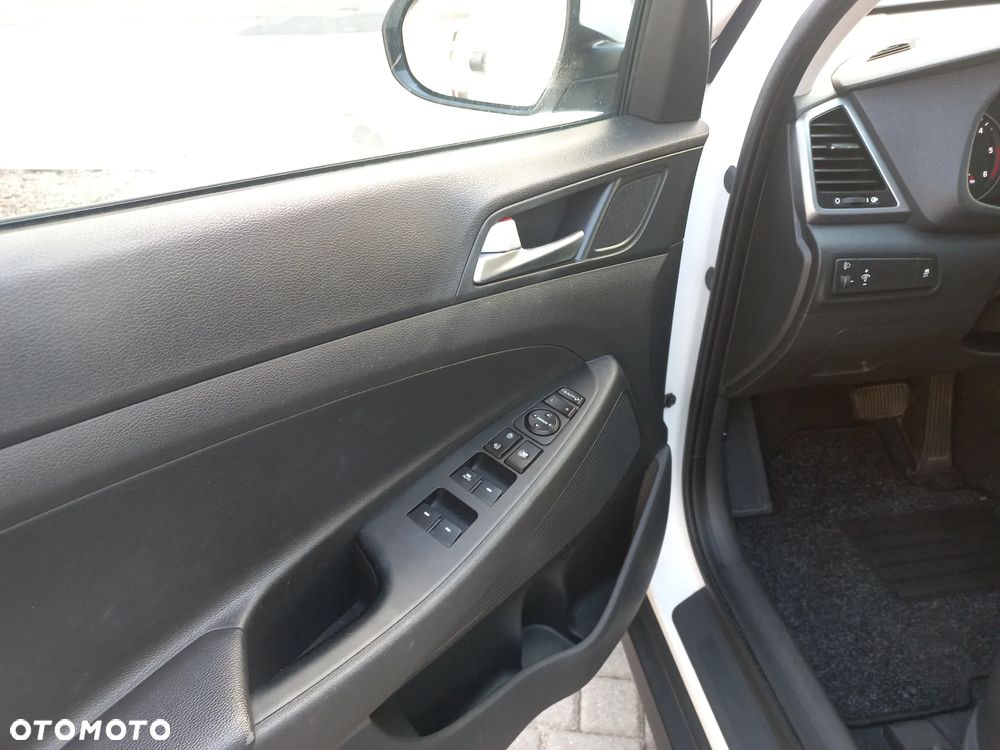 Hyundai Tucson blue 1.7 CRDi 2WD DCT Style - 28