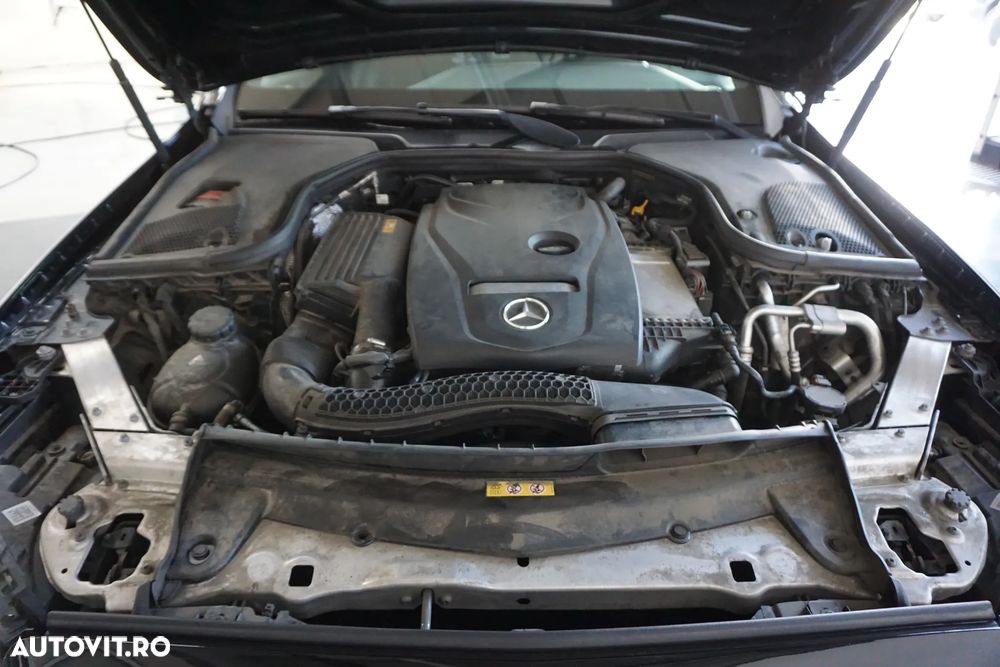 Mercedes-Benz E 200 4MATIC Aut. - 23