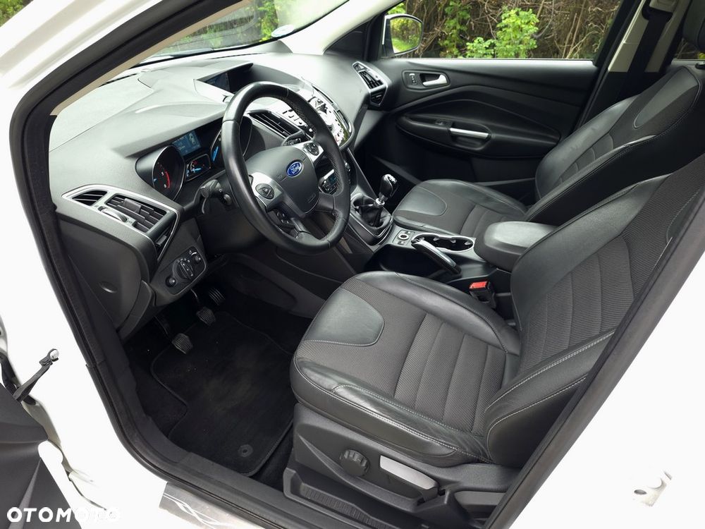 Ford Kuga 2.0 TDCi FWD Titanium - 13