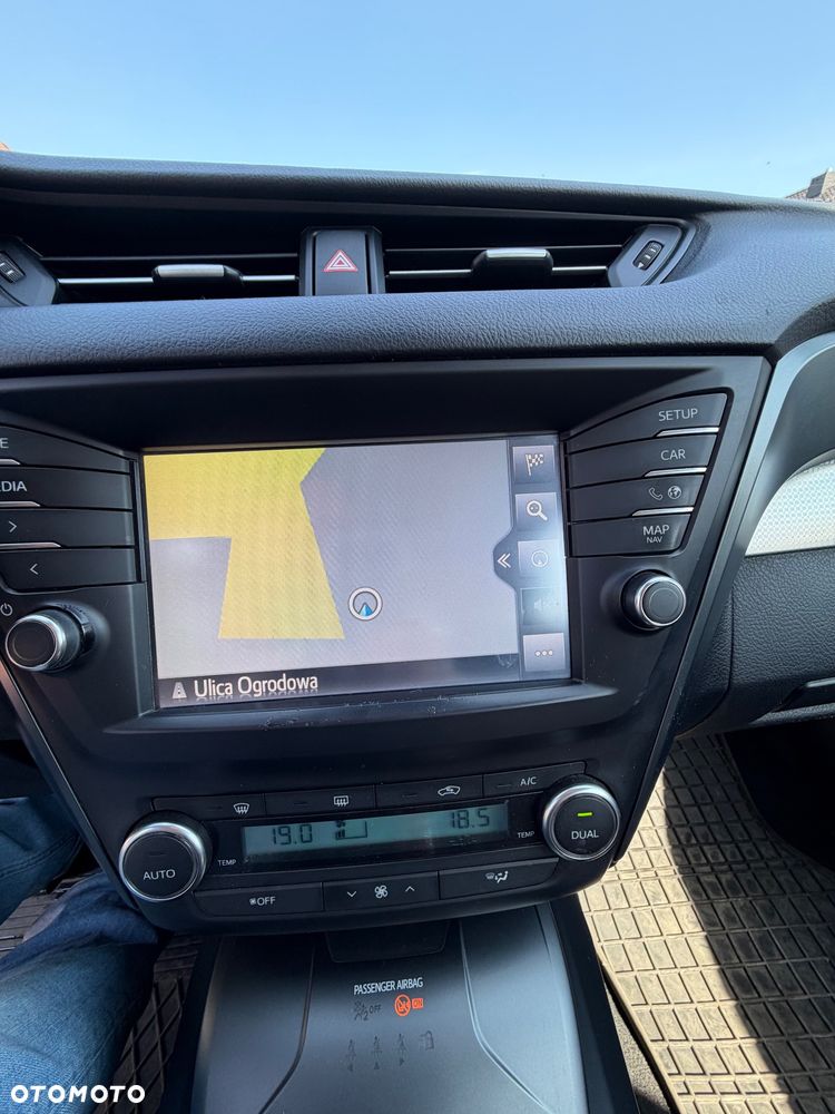 Toyota Avensis Touring Sports 1.6 D-4D Comfort - 19