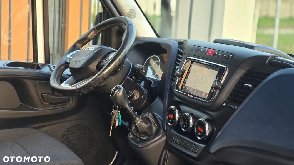 Iveco ❗️❗️DAILY 3.0 180KM MAXI 50C18 L4H3 JAK NOWY ❗️❗️NOWY MODEL / ZABUDOWA VIP 9 OSÓB HAUSER / 3500KG HAK / PIERWSZY WŁASCICIEL / BLASZAK / NAVI / KAMERA COFANIA / ZAWIESZENIE PNEUMATYCZNE AIR-PRO  / KLIMATYZACJA POSTOJOWA / SKRZYNIA MANUALNA / BLIŹNIAKI / TEMPOMAT / WERSJA WZMOCNIONA / FULL OPCJA / SERWIS ASO / SALON POLSKA / 35C15 50C15 35C18❗❗ JAK Z SALONU - NOWY -❗❗ - 36