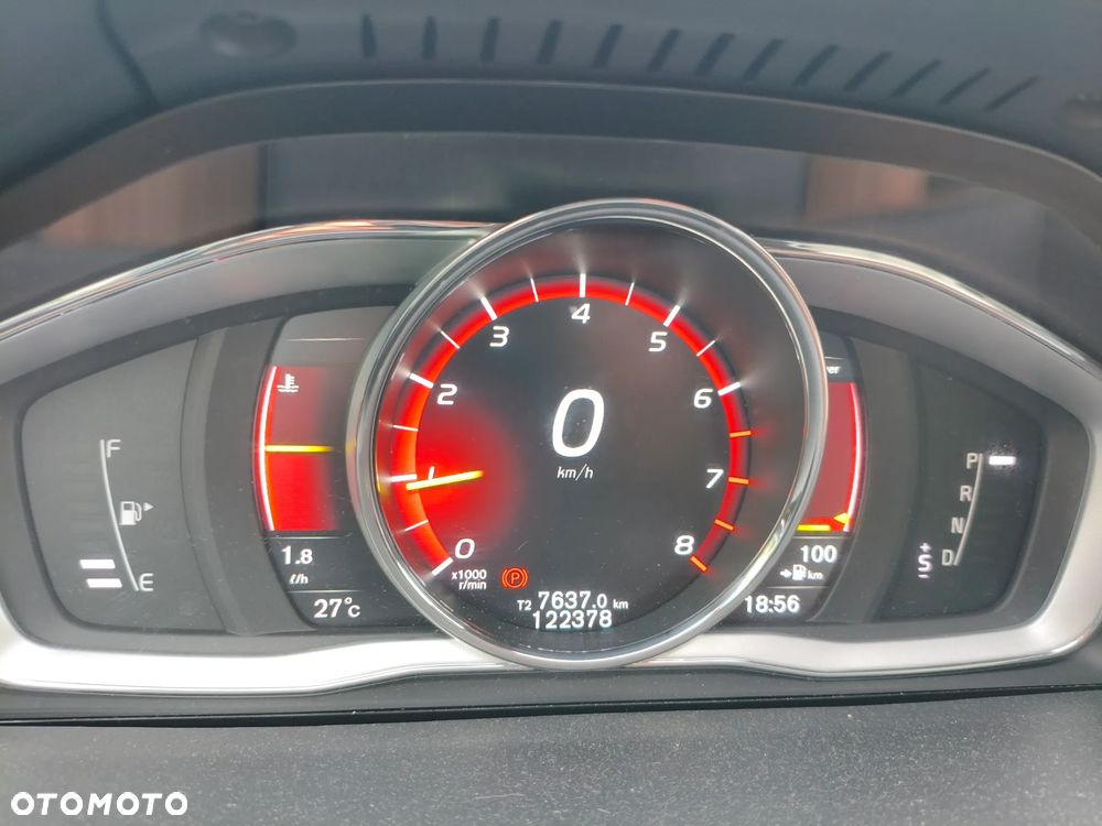 Volvo V60 Cross Country T5 AWD Geartronic Momentum - 10