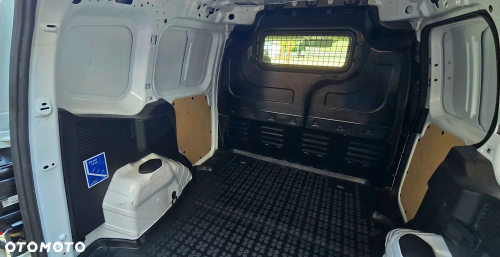 Ford Transit Courier - 30