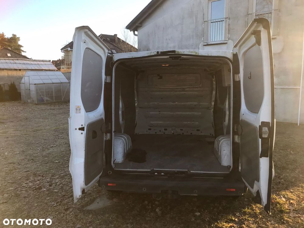 Opel Vivaro - 10