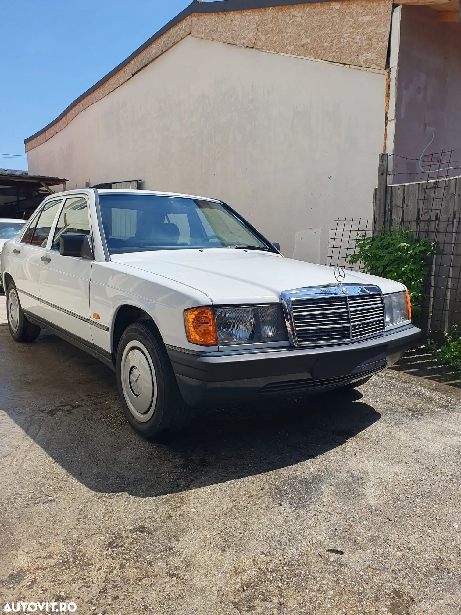 Mercedes-Benz 190 - 1