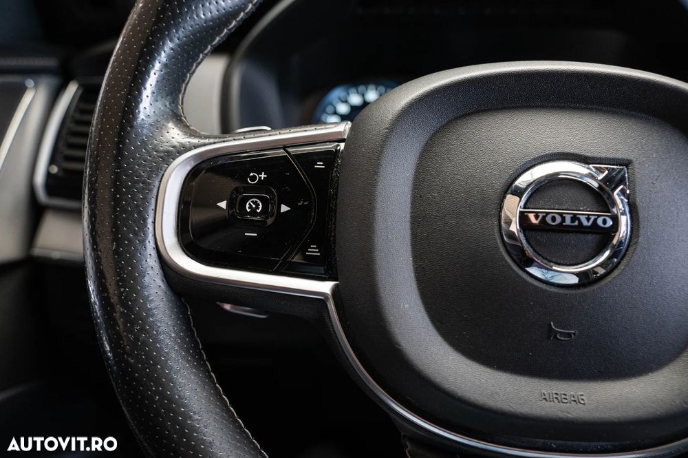 Volvo XC 90 D5 AWD Geartronic RDesign - 23