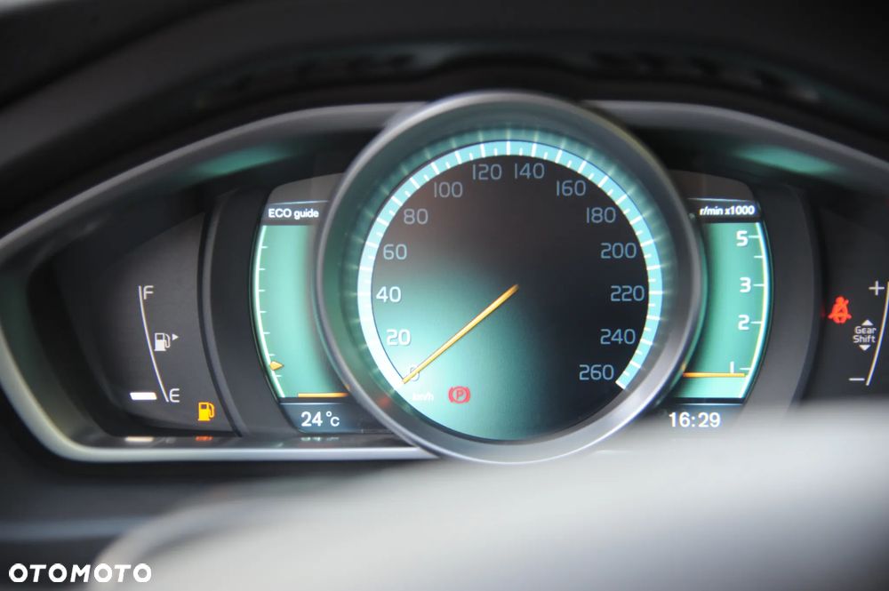 Volvo V40 D3 Momentum - 12