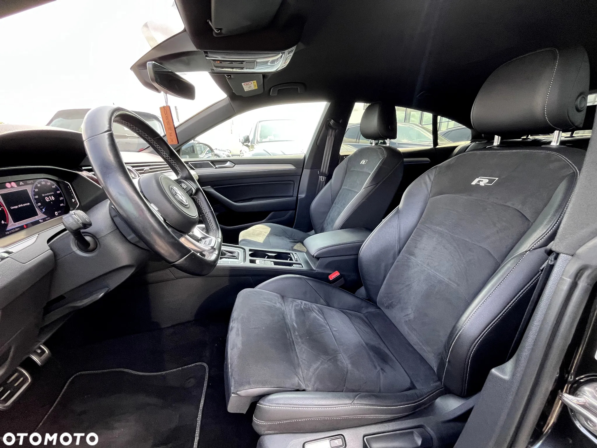 Volkswagen Arteon 2.0 TDI SCR R-Line DSG - 12