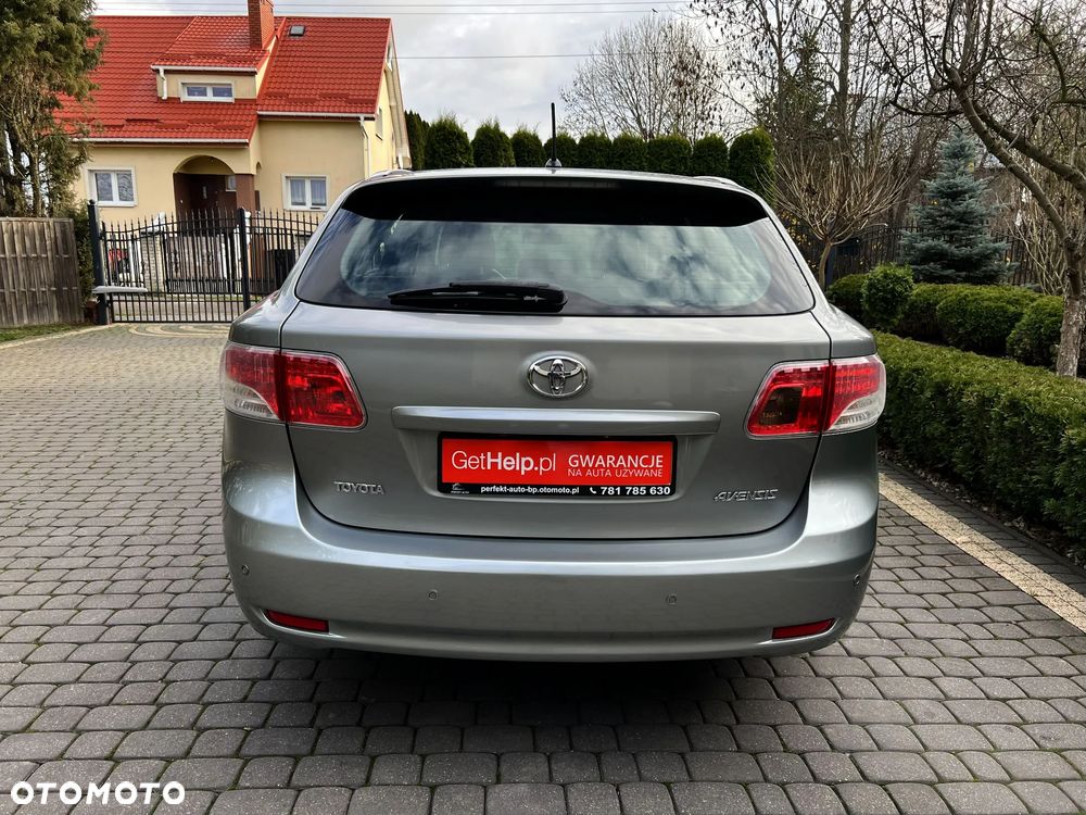 Toyota Avensis Combi 1.8 Multidrive S Executive - 11