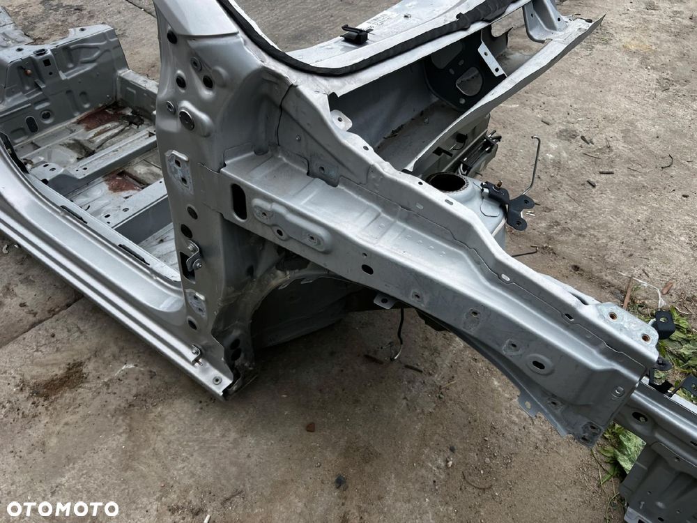ĆWIARTKA BŁOTNIK PODŁUŻNICA PRÓG BOK PRAWY DACIA SANDERO III STEPWAY - 13