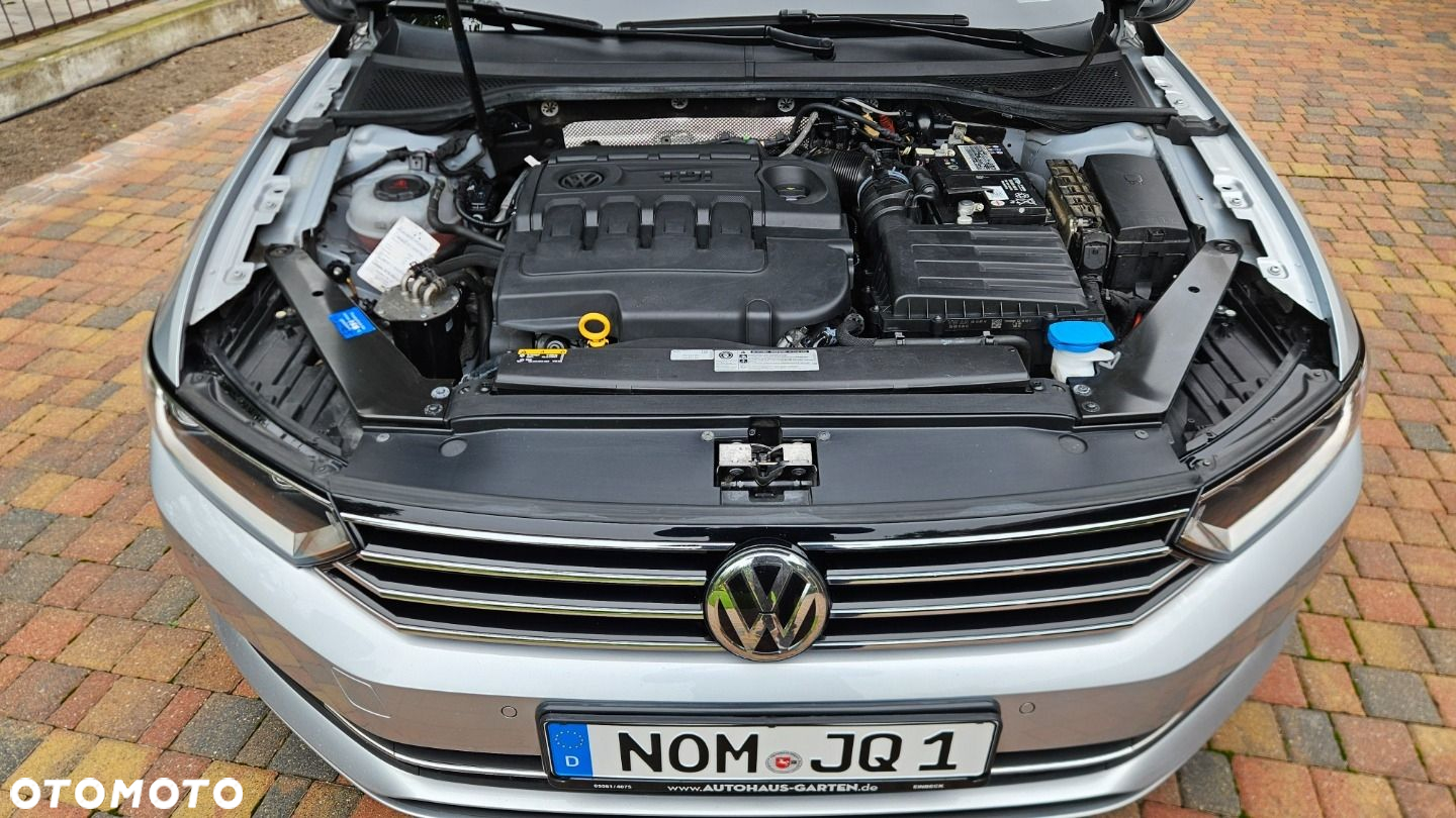 Volkswagen Passat Variant 2.0 TDI SCR DSG Elegance - 24
