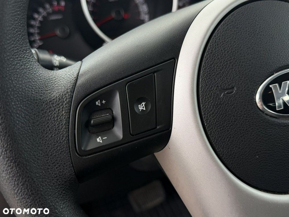 Kia Venga - 17