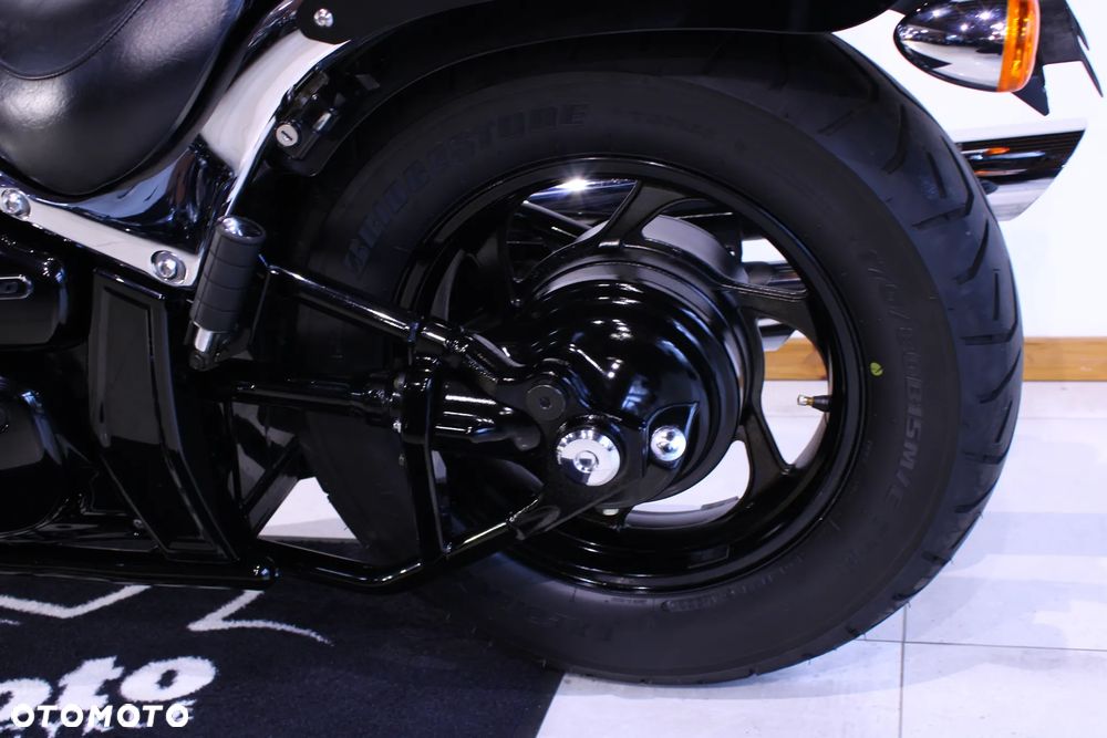 Suzuki Intruder - 29