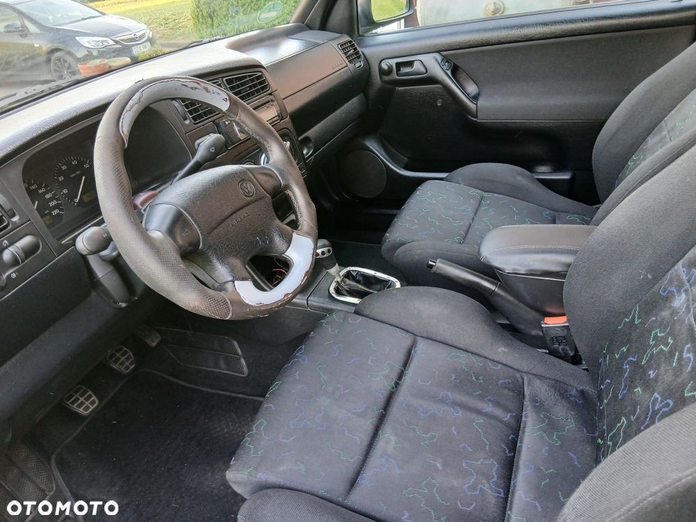 Volkswagen Golf - 11