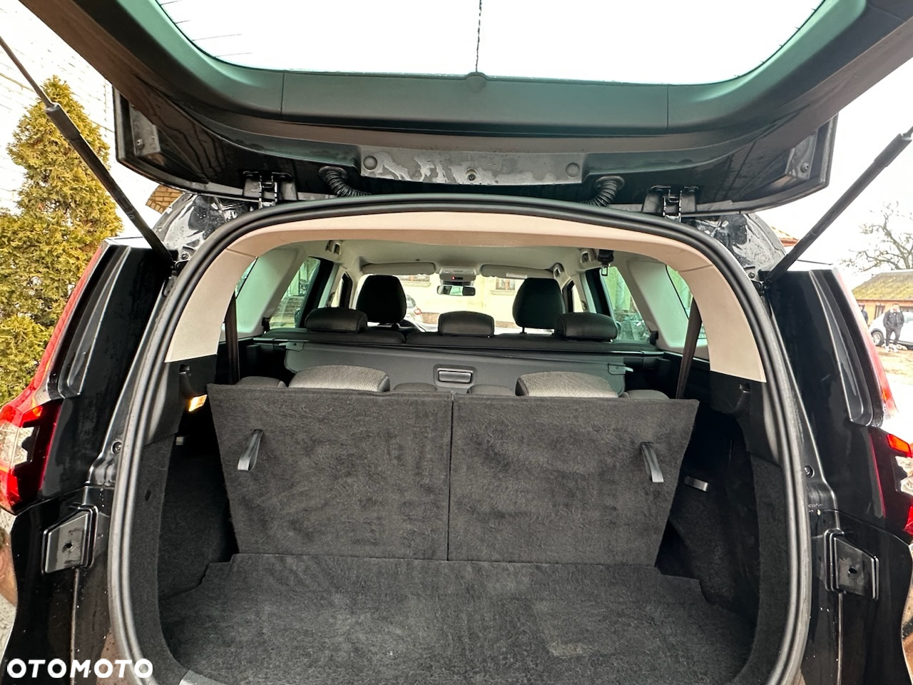 Renault Grand Scenic - 12