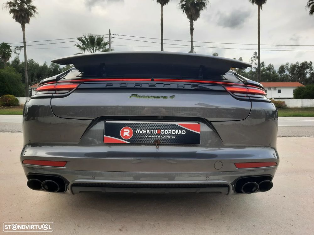 Porsche Panamera 4 E-Hybrid - 16