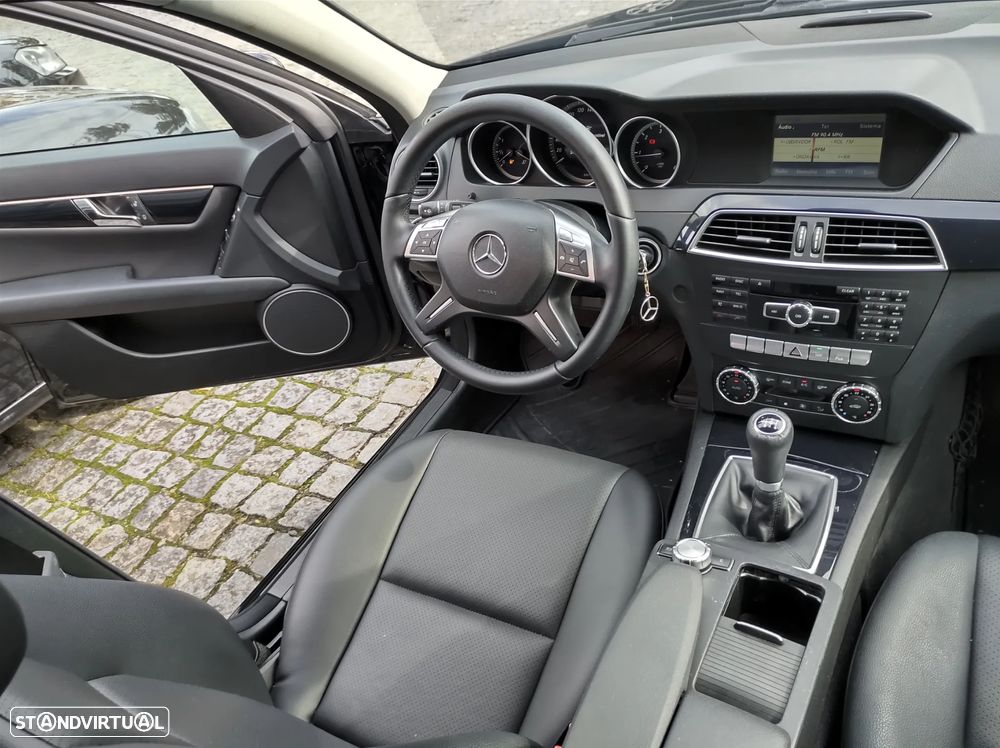 Mercedes-Benz C 180 - 21