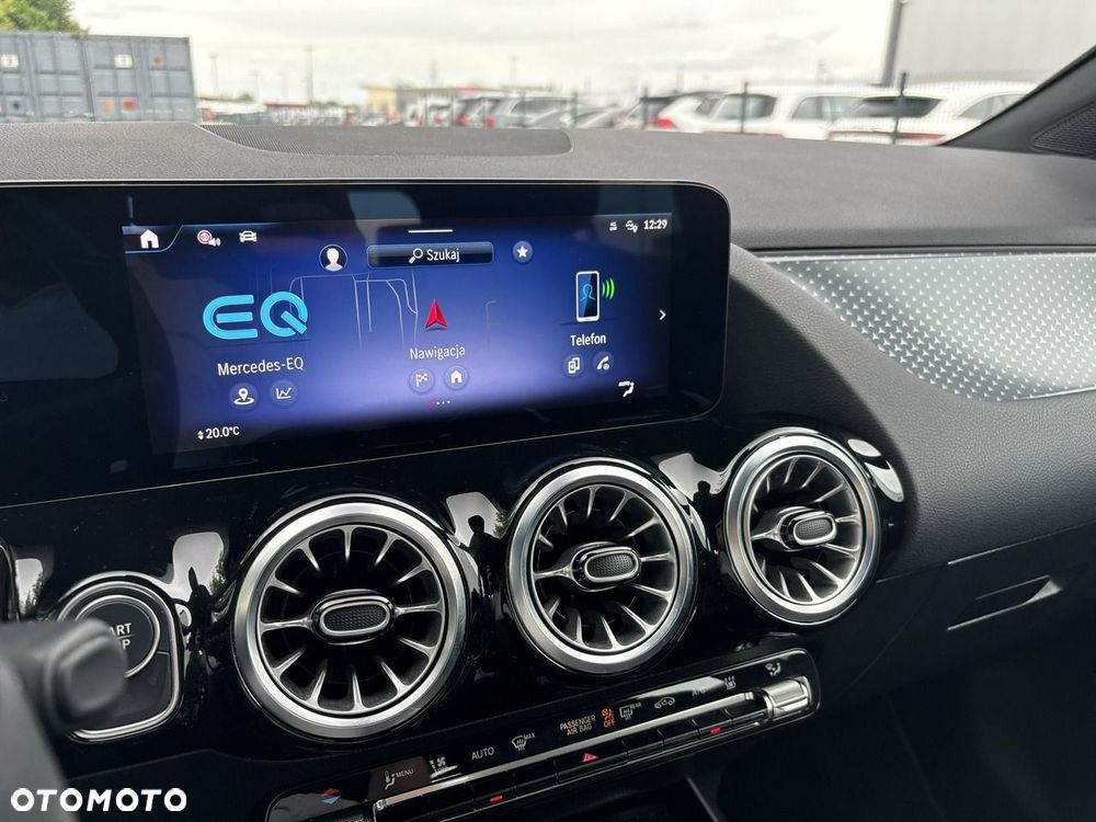 Mercedes-Benz EQA - 24
