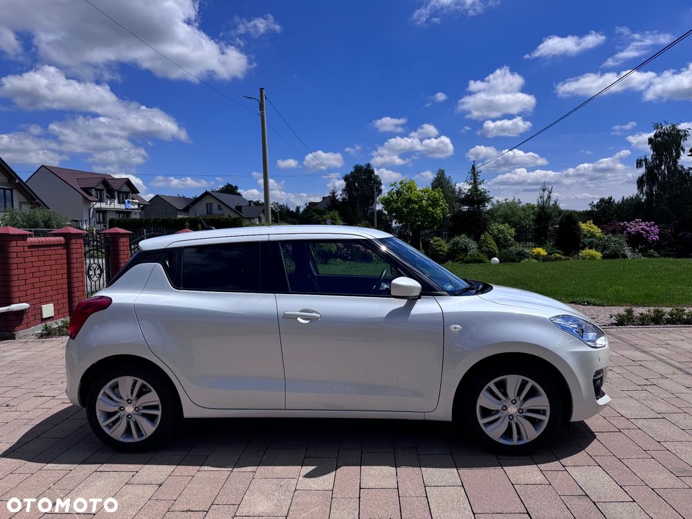 Suzuki Swift 1.2 Premium Plus - 5