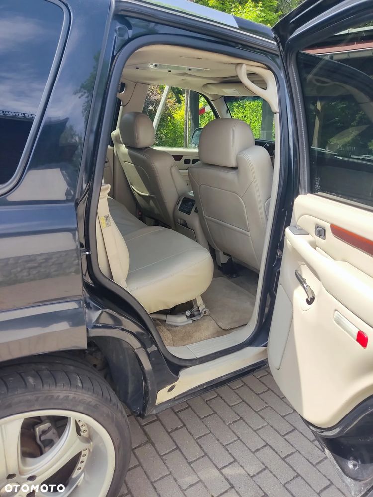 Cadillac Escalade - 8