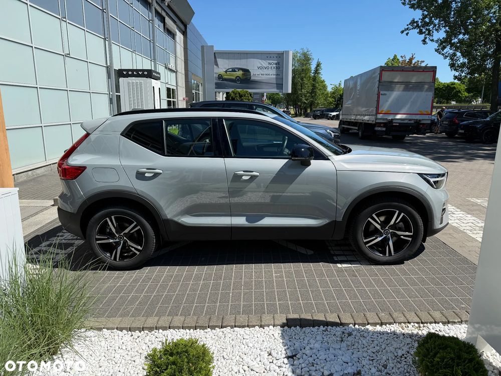 Volvo XC 40 B3 Plus Dark - 4