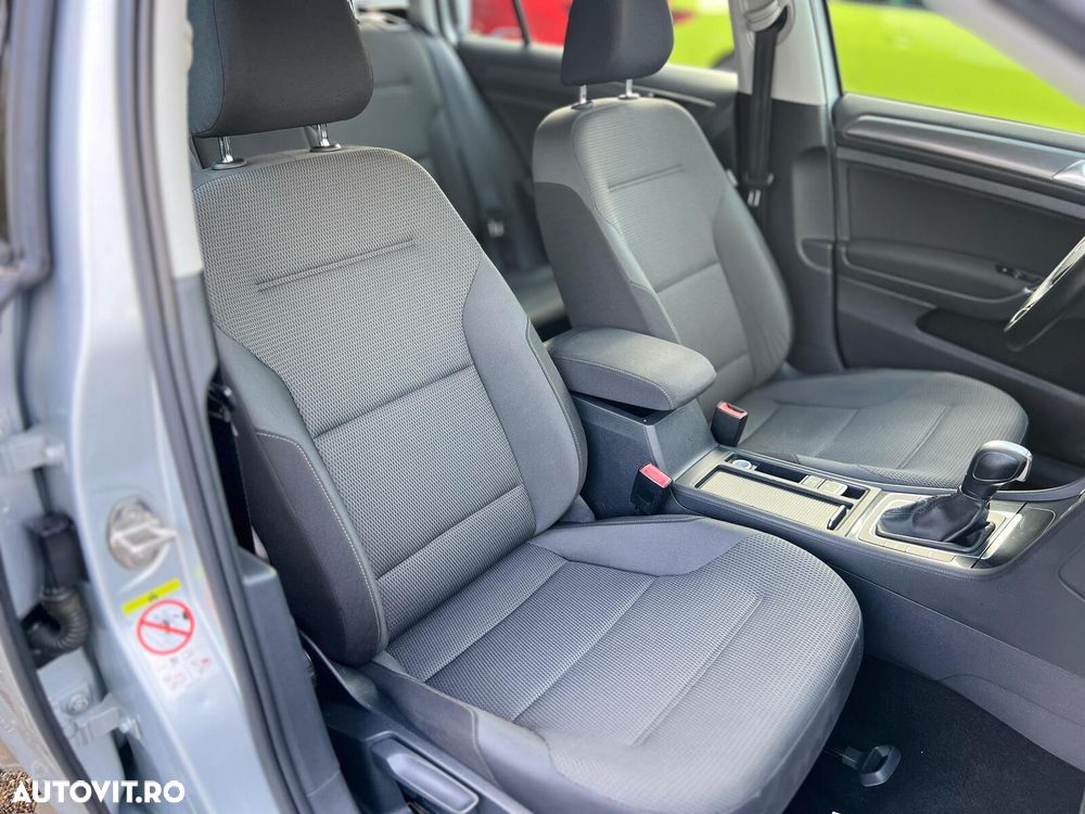 Volkswagen Golf - 21