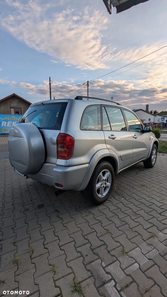 Toyota RAV4 2.0 D-4D 4x4 - 3