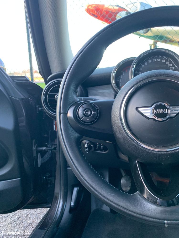 MINI 3 Portas One D - 28