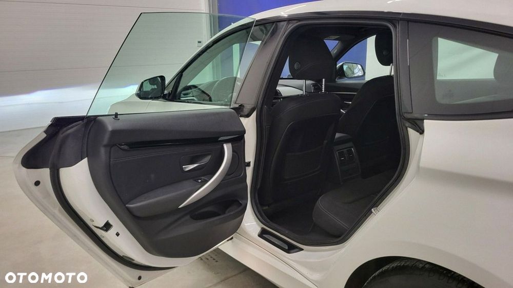 BMW Seria 3 - 21